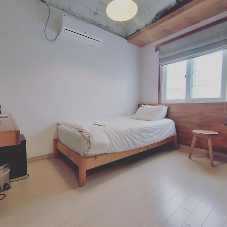 Albergue Good Day Mate Ciudad Metropolitana de Ciudad Metropolitana de Busan Exterior foto